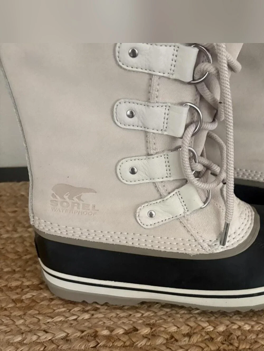 NEW Sorel Joan Of Arctic Boots Faux Fur Cream Black Sz.9